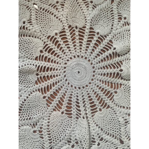Vintage Crochet Doily Table Centerpiece Handmade 25 Inches - Picture 8 of 11